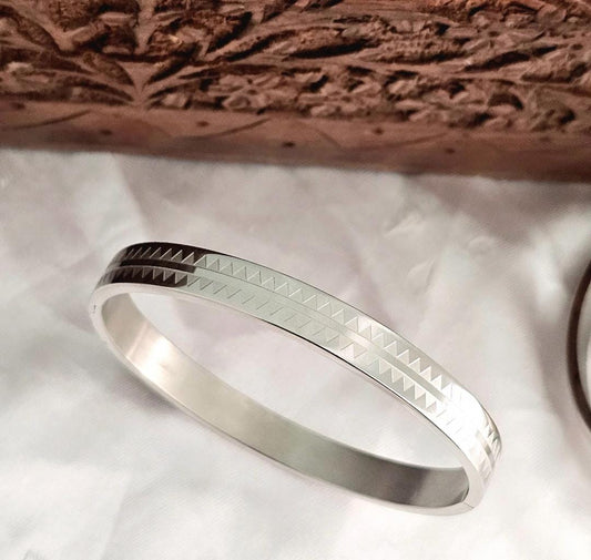 Silver Triangles Tribal Men Kada