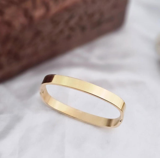 Golden Square Plain Men Kada