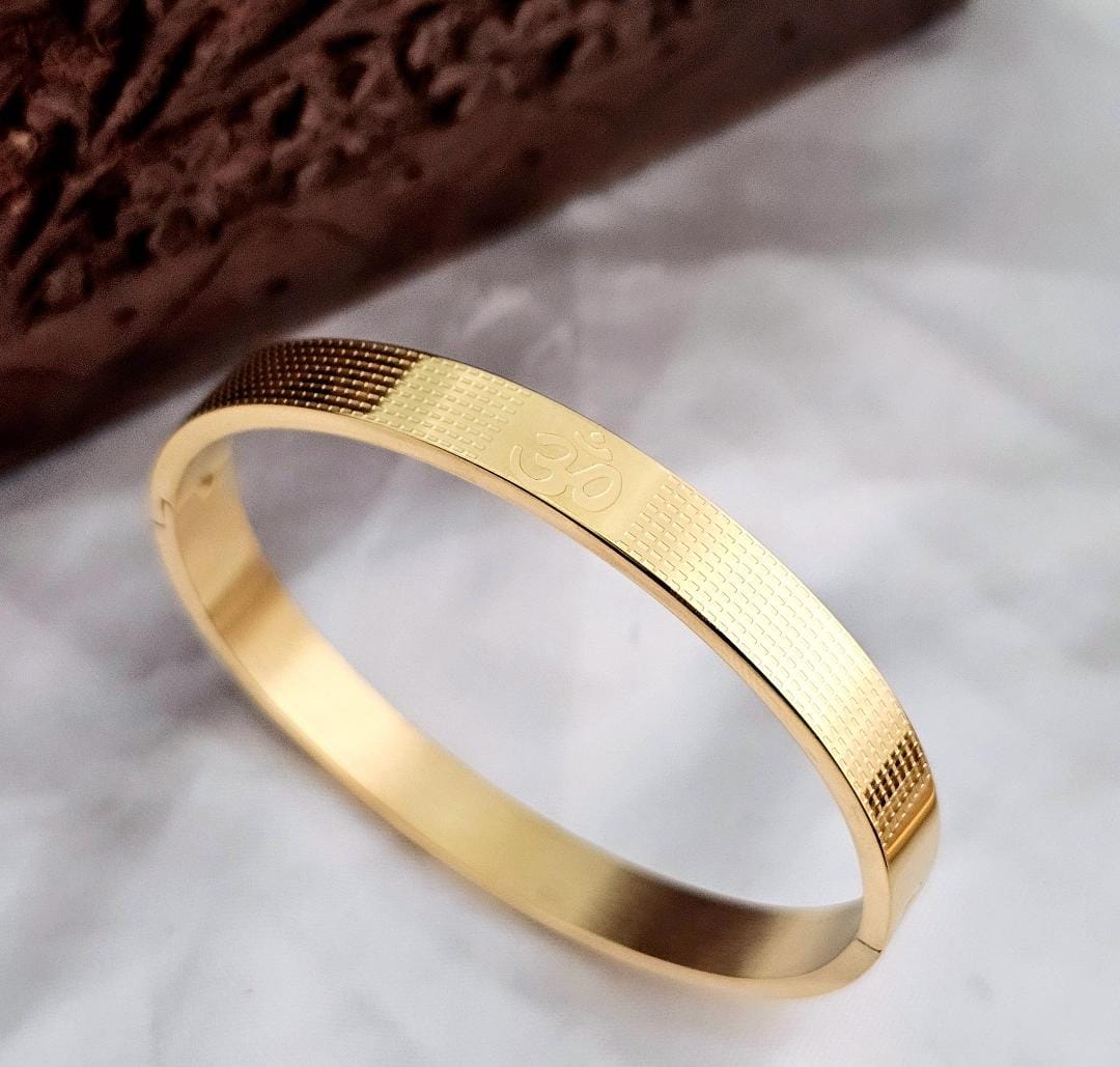 Golden Om Men Kada