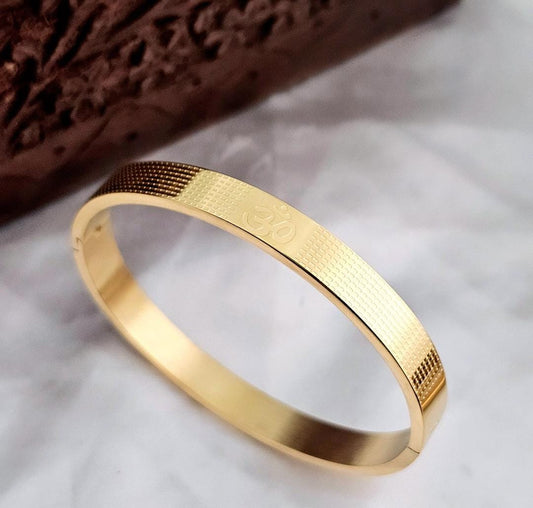 Golden Om Men Kada