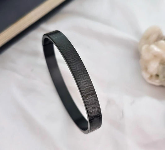 Black Minimal Tribal Men Kada