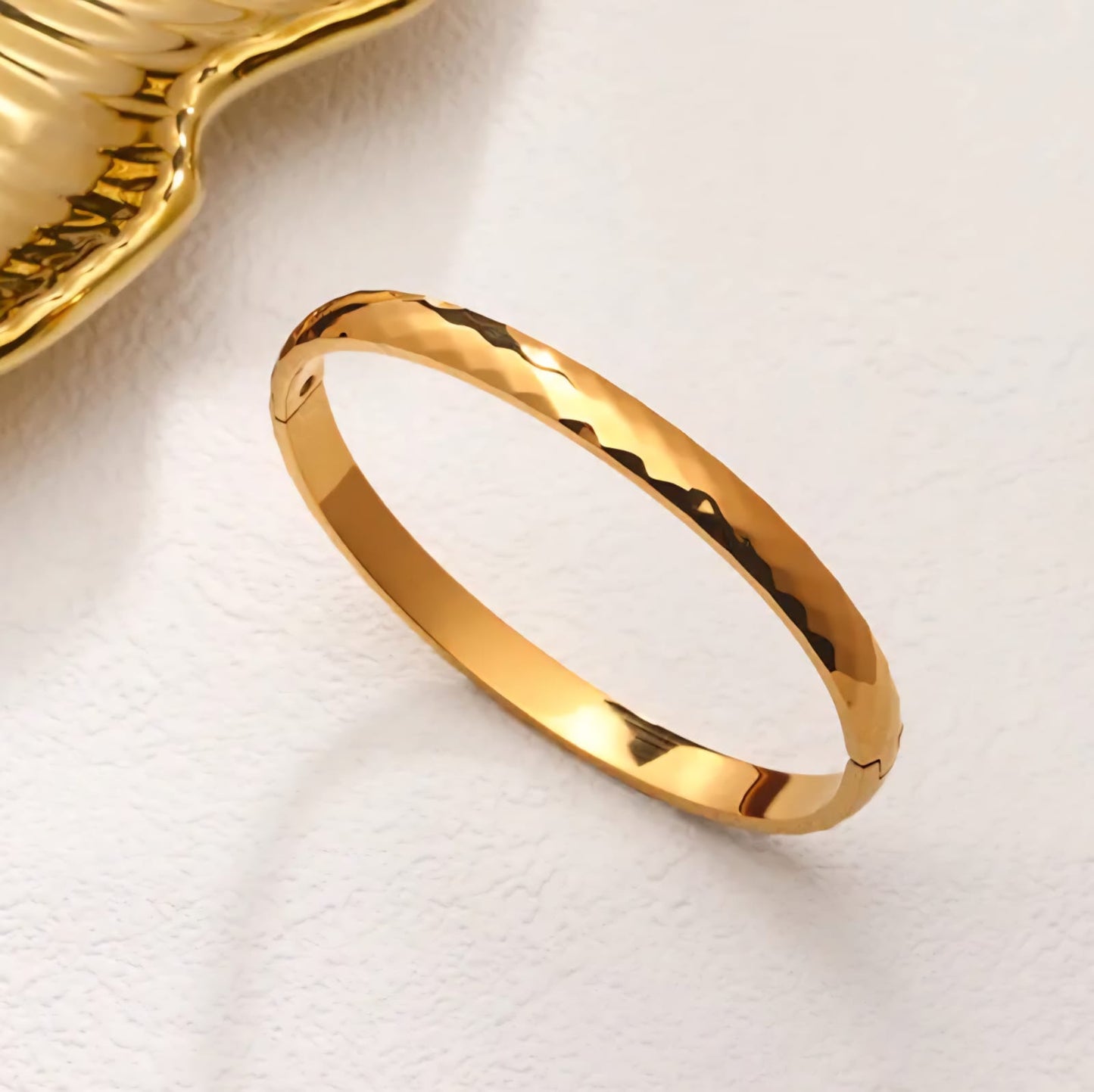 Sleek Women Kada Bracelet (Anti Tarnish)