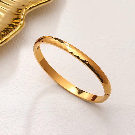 Sleek Women Kada Bracelet (Anti Tarnish)