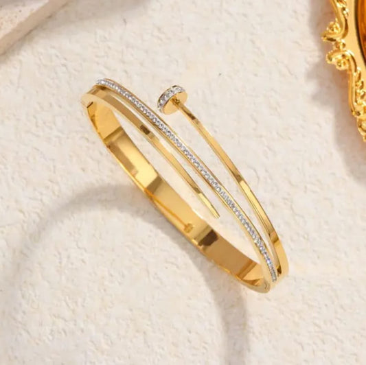Diamond Nail Women Kada Bracelet (Anti Tarnish)