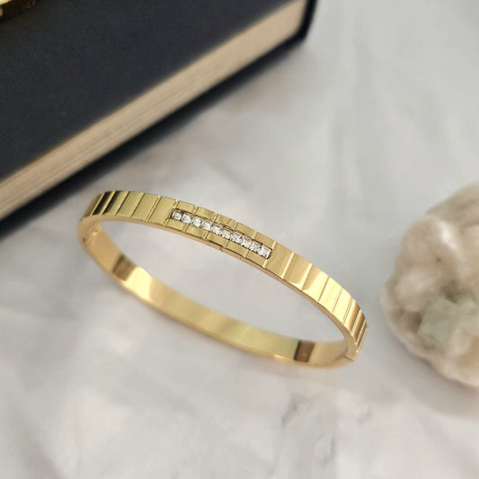 Line Sleek Women Kada Bracelet (Anti Tarnish)