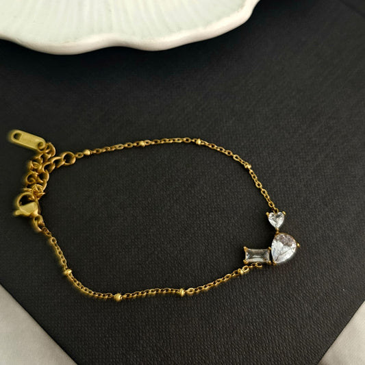 Women Beautiful Stellar Bracelet (Anti Tarnish)