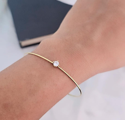 Delicate Solitaire Golden Bangle Kada