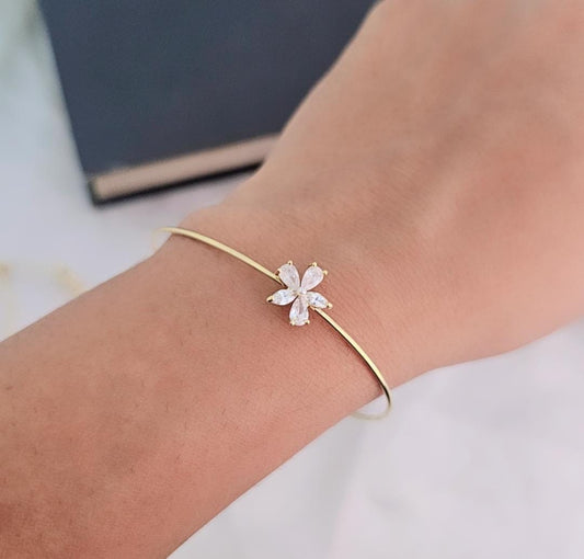 Golden Small Flower Delicate Solitaire Kada Bangle