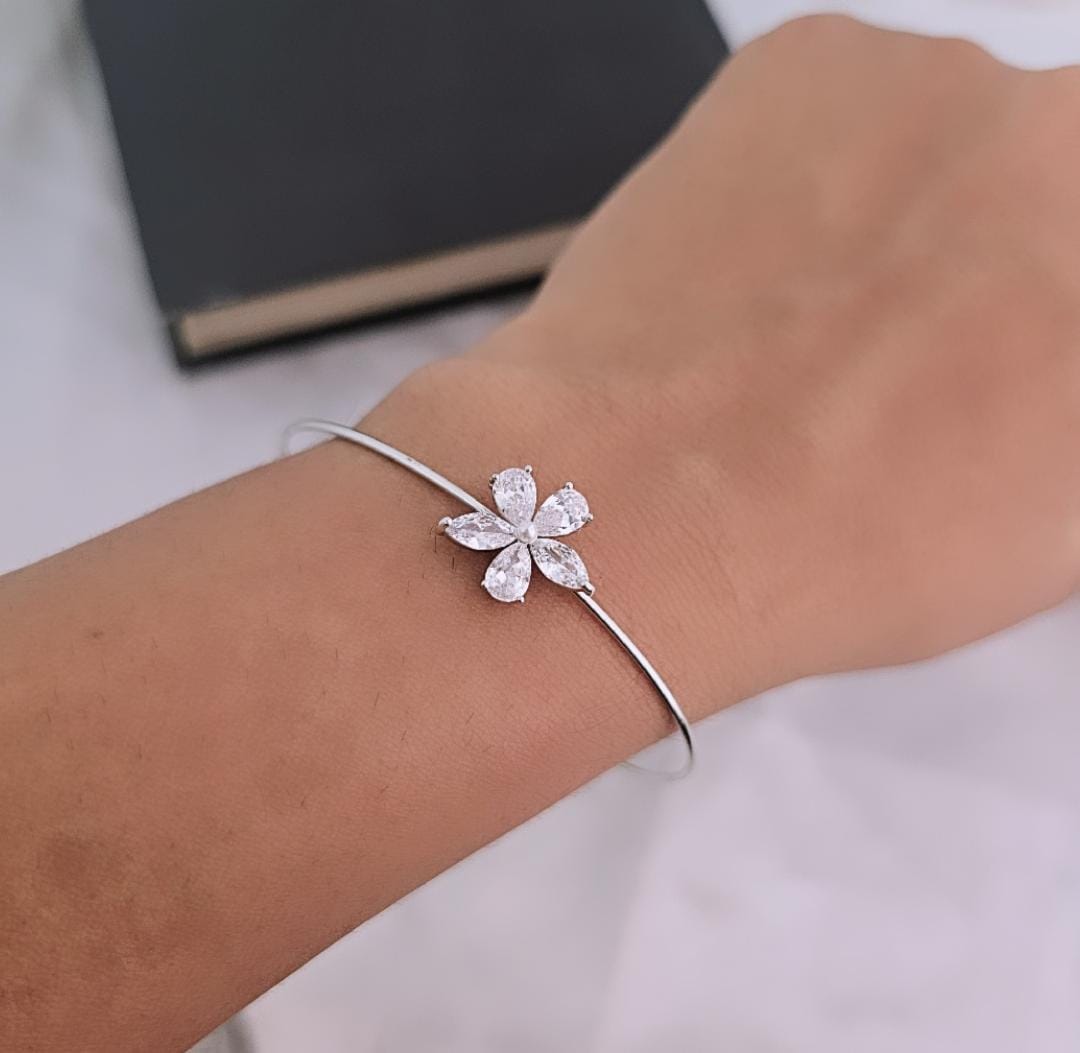 Silver Big Flower Delicate Solitaire Kada Bangle