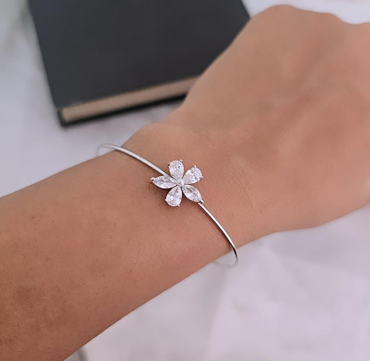 Silver Big Flower Delicate Solitaire Kada Bangle