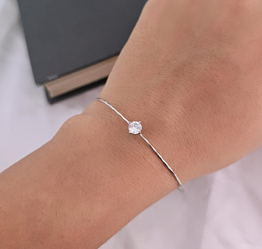 Silver Circle Delicate Solitaire Kada Bangle