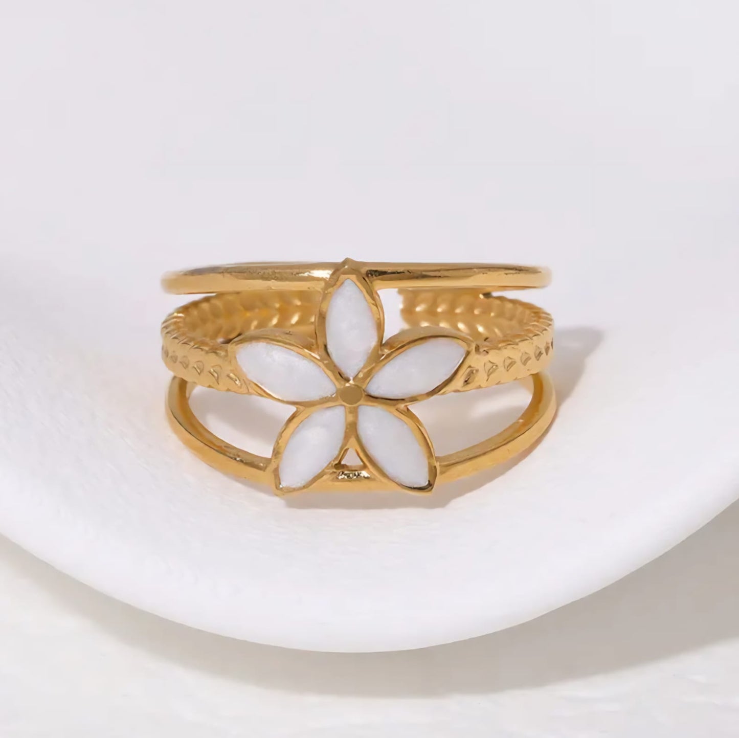 White Enamel Flower Layered Ring(Adjustable)