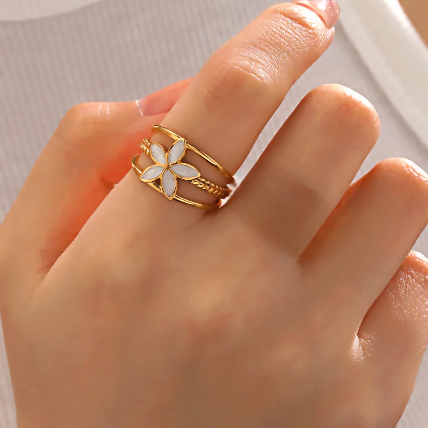 White Enamel Flower Layered Ring(Adjustable)