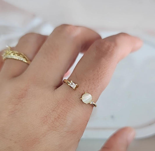 Pearl Rectangle Unique Sleek Ring