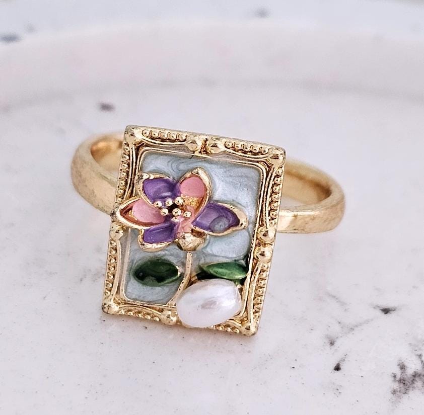 Pearl Flower Vintage Frame Ring (Adjustable)