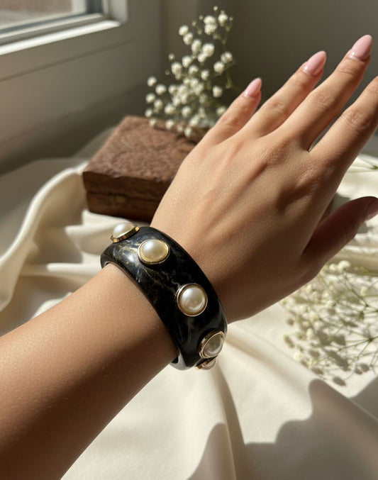 Black Marble-Effect Pearl Bangles (Size 2.8)