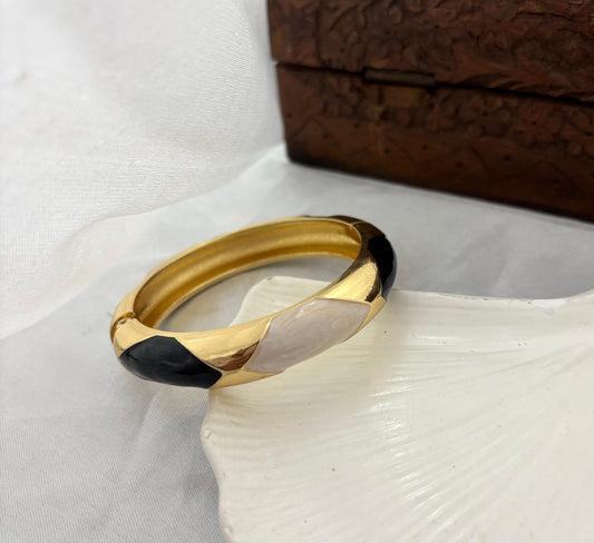 Black White Kite Enamel Kada Bangle