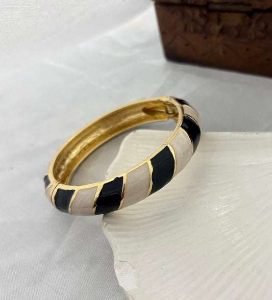 Thick Black And White Curve Enamel Kada Bangle