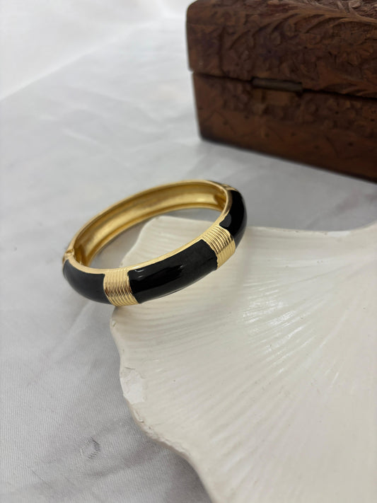 Thick Black Curve Enamel Kada Bangle