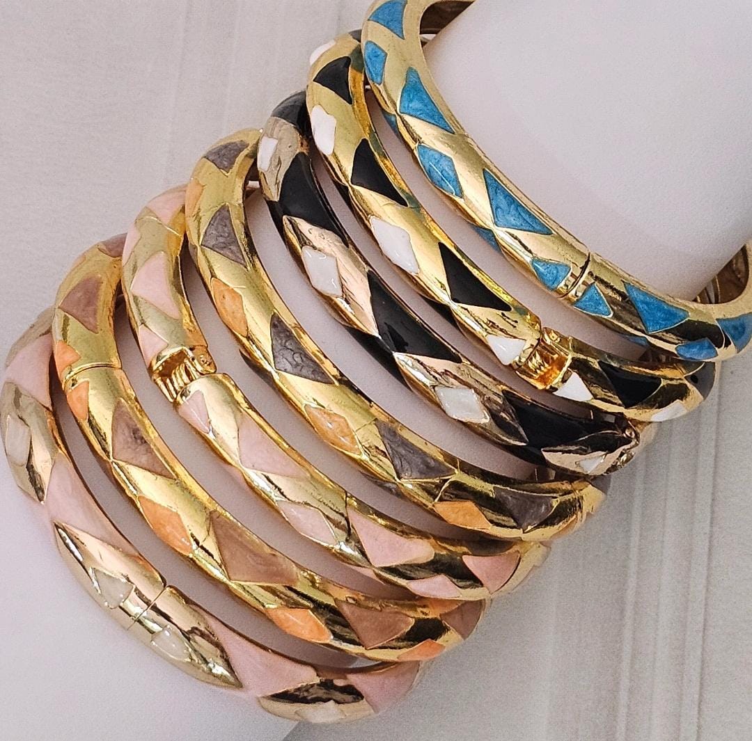 Women Anti Tarnish Enamel V Openable Kada Bracelet