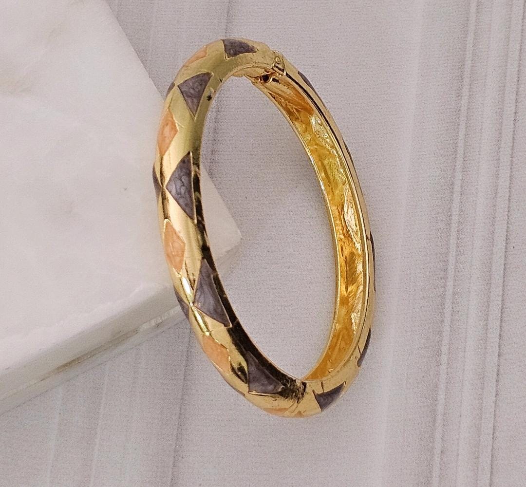Women Anti Tarnish Enamel V Openable Kada Bracelet