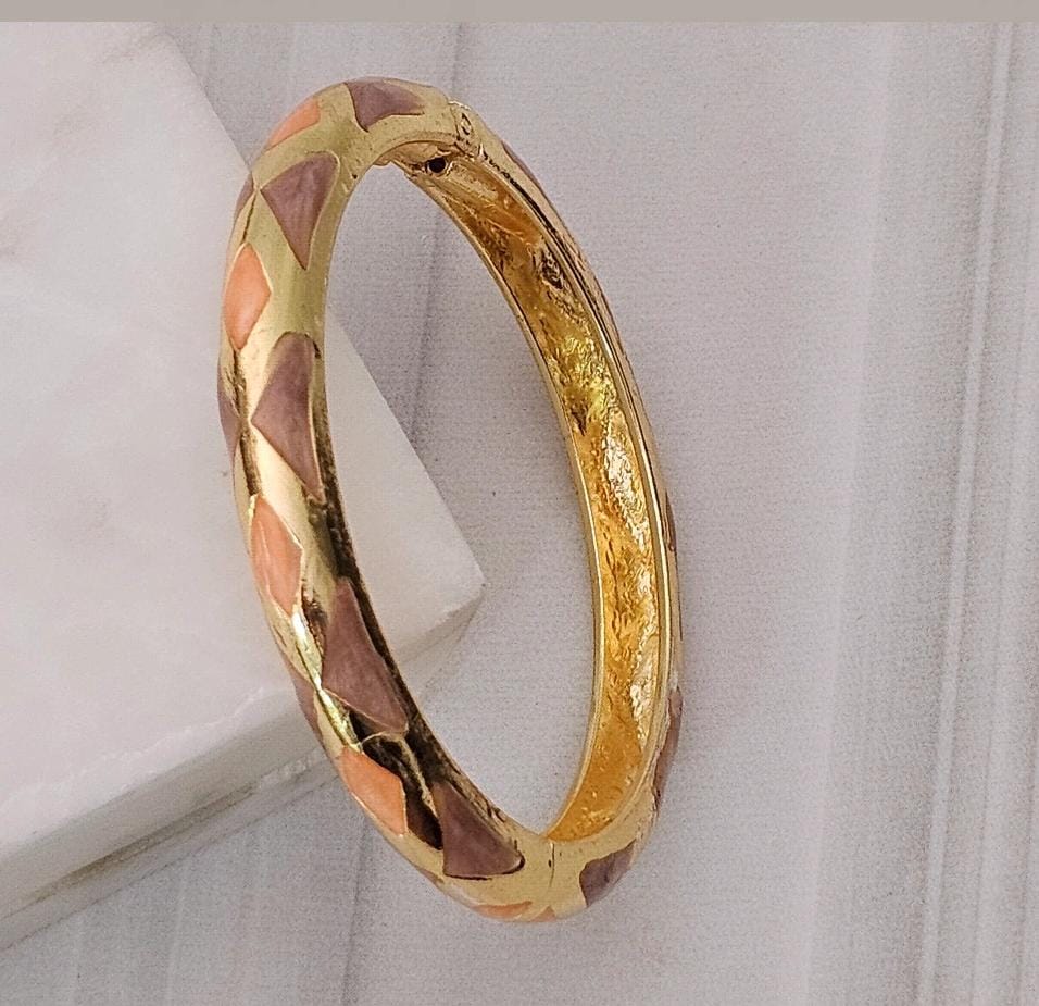 Women Anti Tarnish Enamel V Openable Kada Bracelet