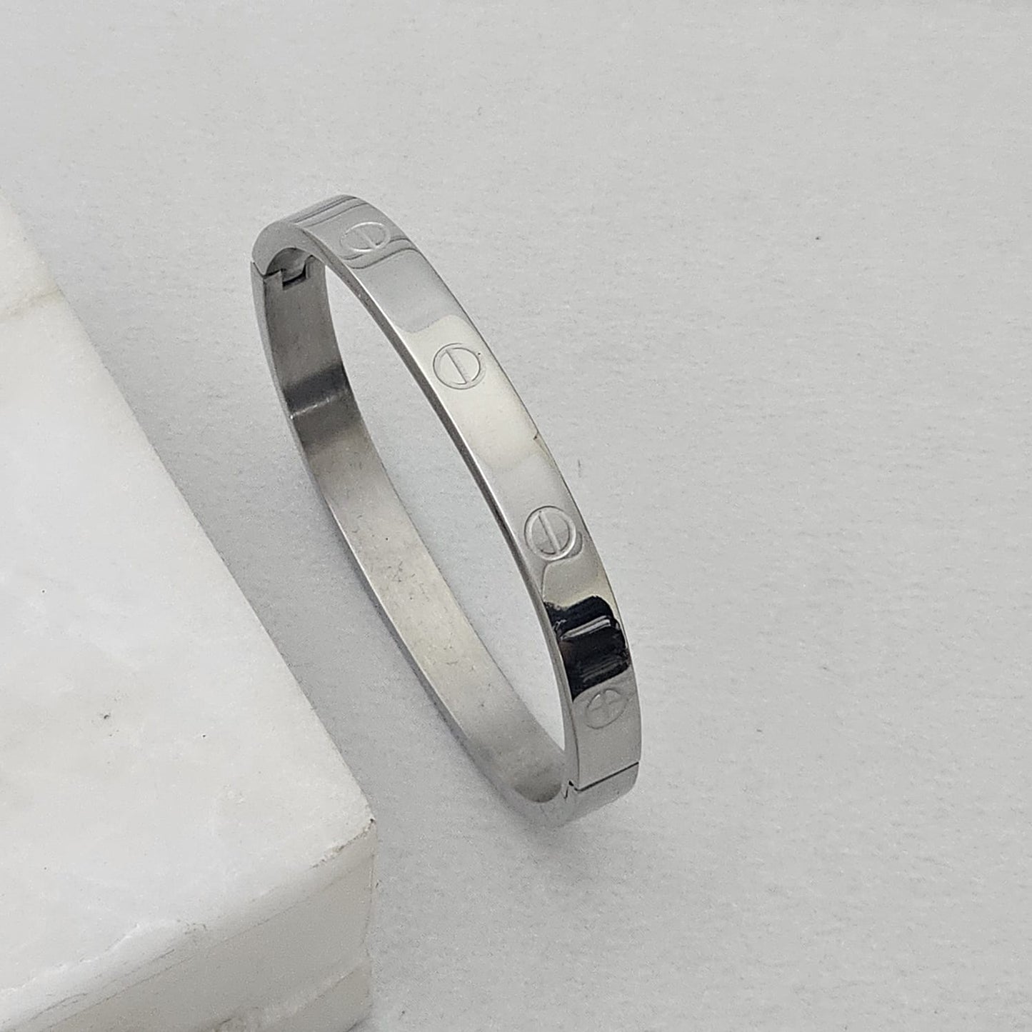 Catier Circle Kada Bracelet (Anti Tarnish) (Small Size)