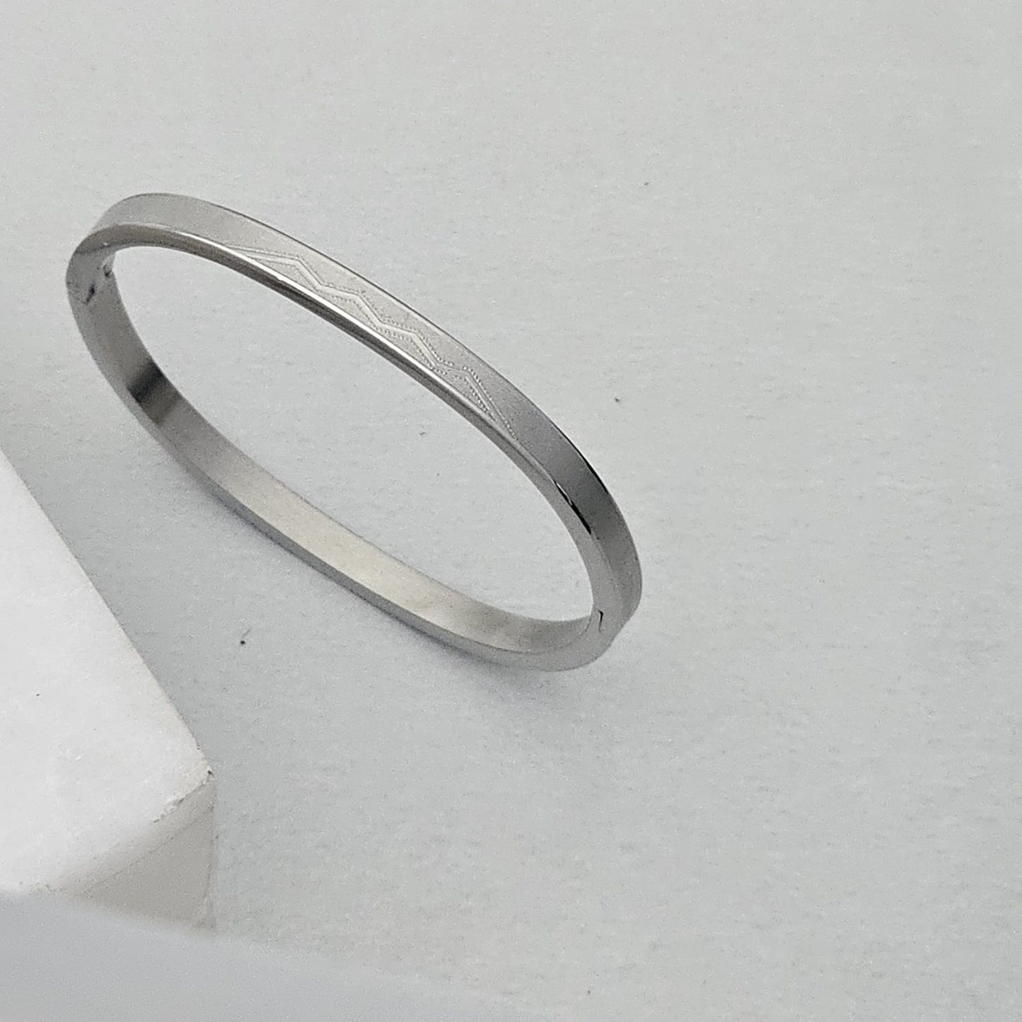 Elegant Minimal Kada Bracelet (Anti Tarnish) (Small Size)