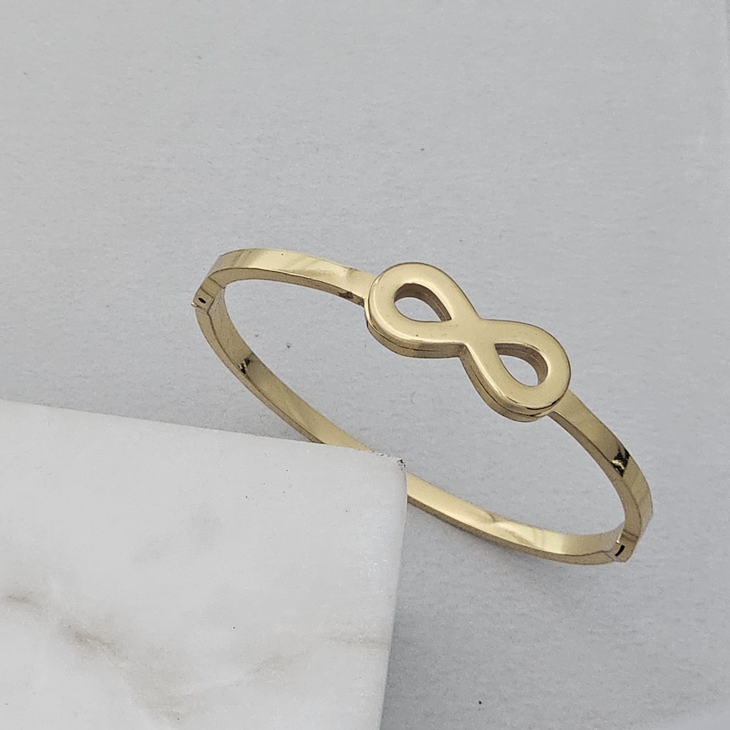 Golden Infinity Band Bracelet (Anti Tarnish) (Small Size)
