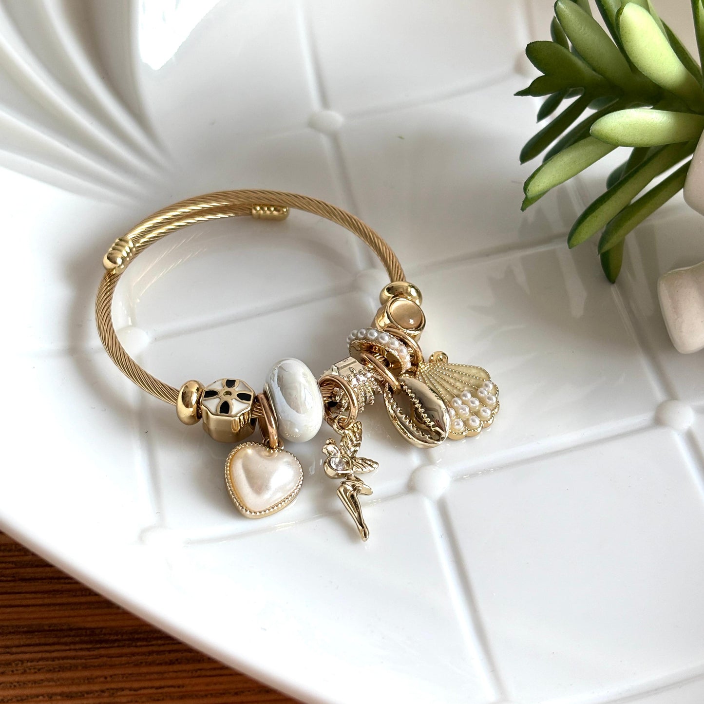 Women Golden White Sea Shell Pandora Charm Bracelet