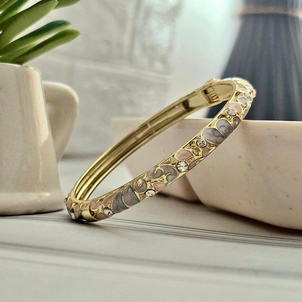 Women Thin Diamond Flower Enamel Kada Bracelet