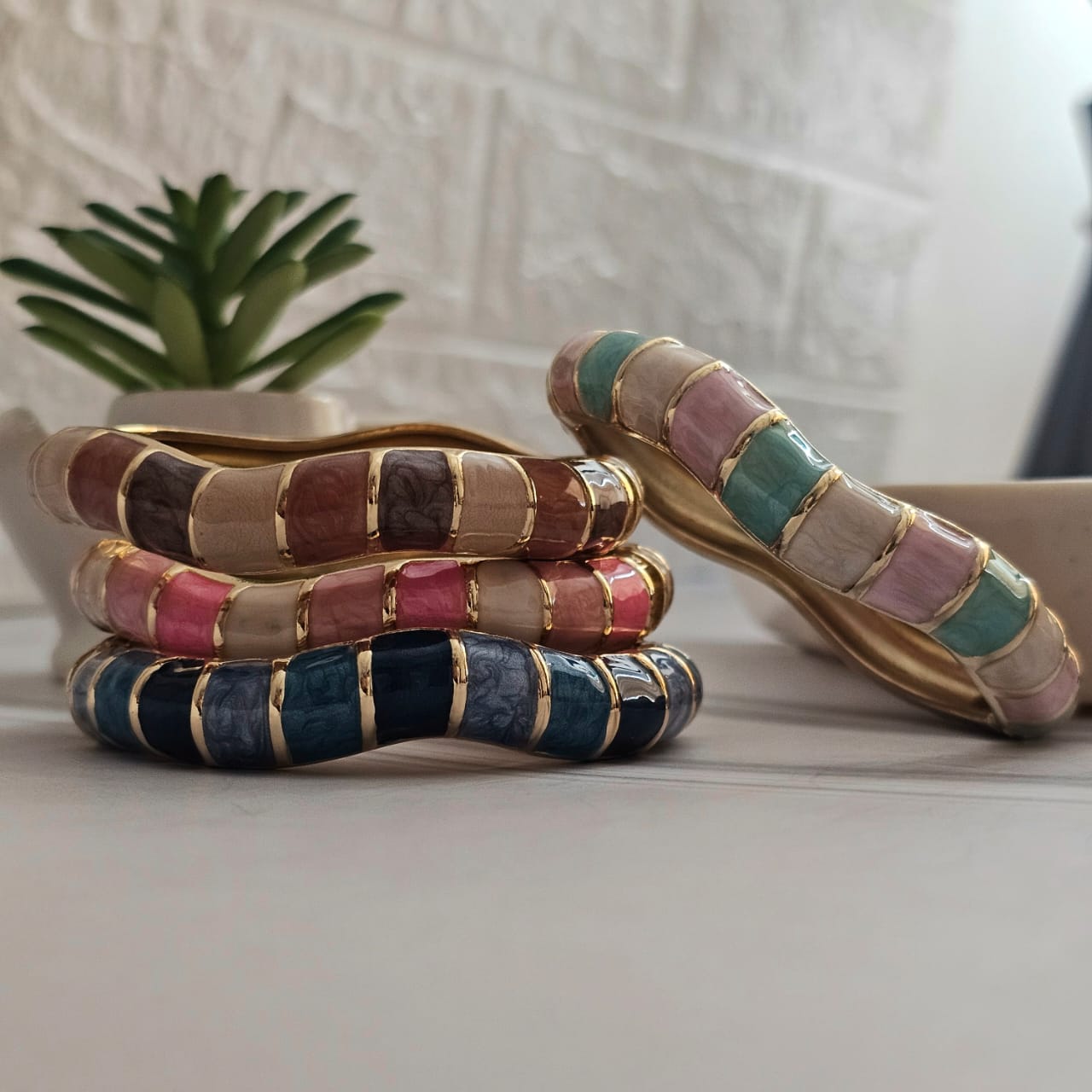 Women Curve Block Enamel Kada Bracelet