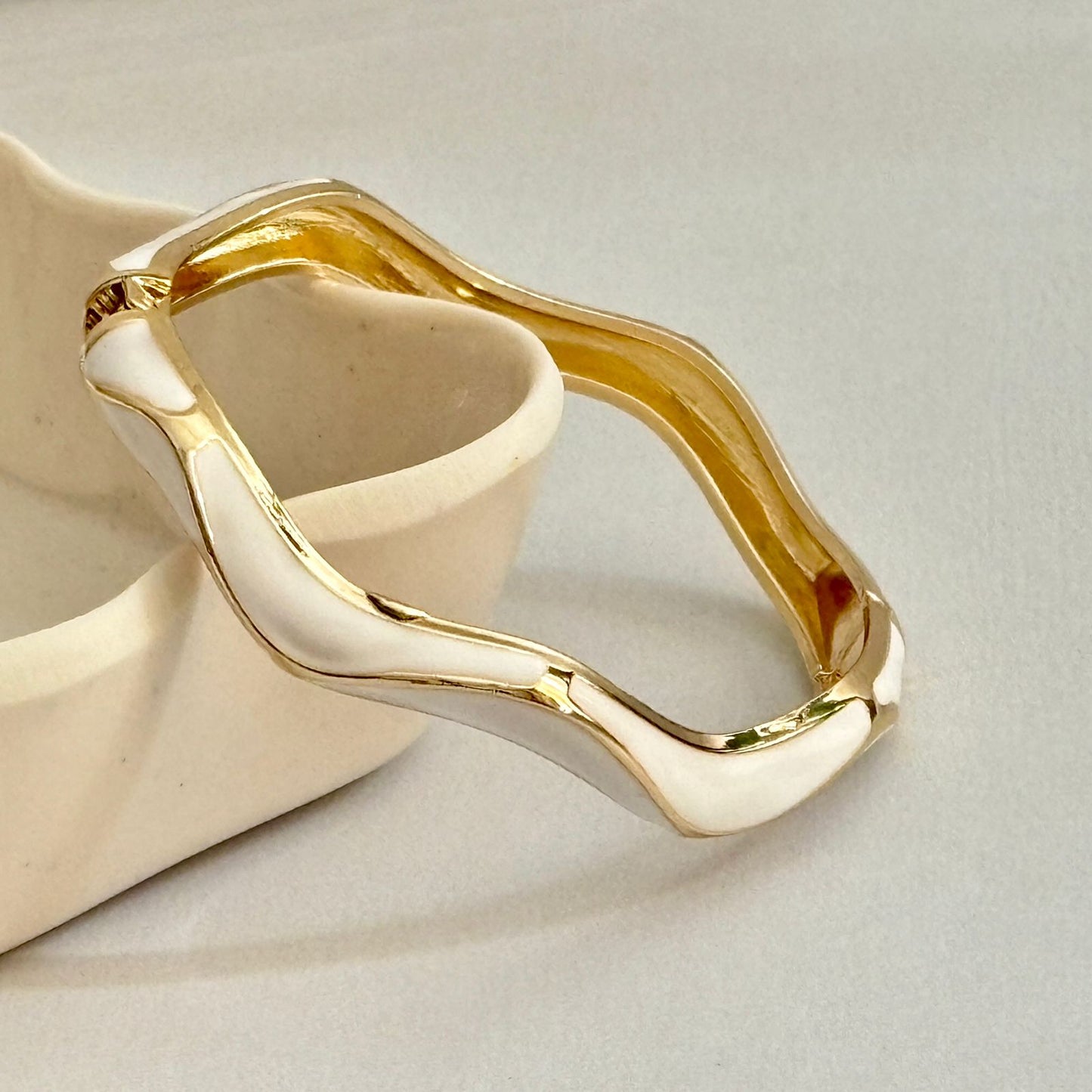 Women Curve Enamel Kada Bracelet