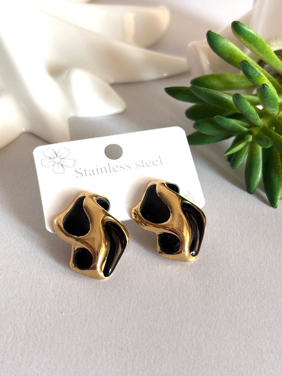 Women Enamel Fluid Earring