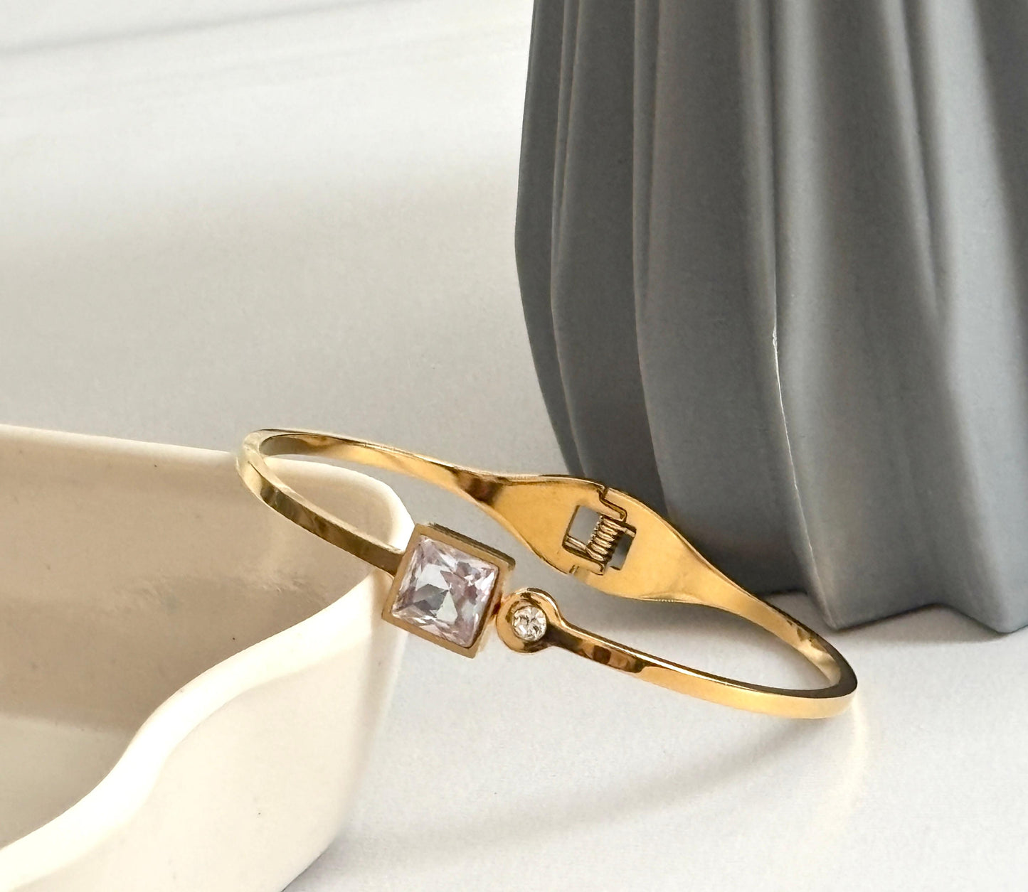 Women Golden Square Stone Kada Bracelet (Anti Tarnish)