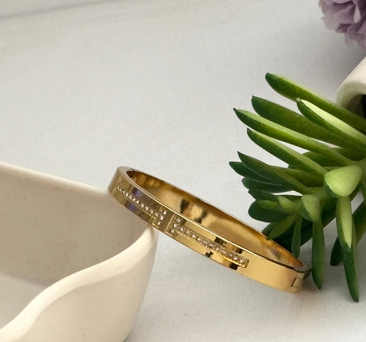 Women Golden Solid Diamond Kada Bracelet (Anti Tarnish) (Small Size)