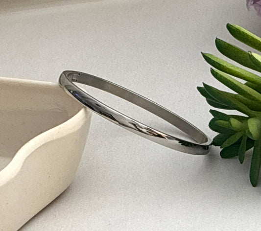 Women Silver Solid Kada Bracelet (Anti Tarnish) (Small Size)