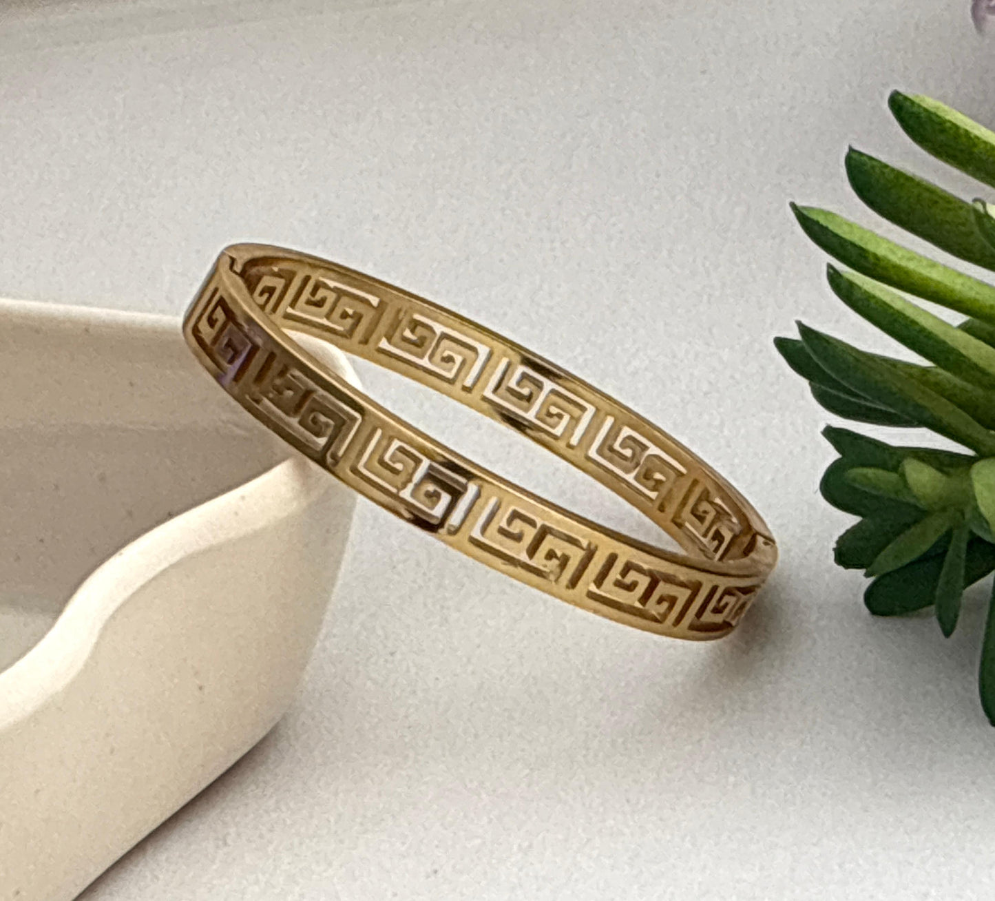 Women Golden Zigzag Design Kada Bracelet (Anti Tarnish) (Small Size)