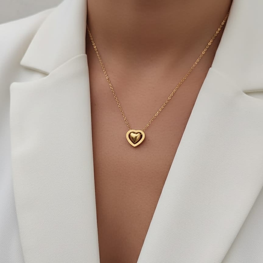 Women Heart Border Necklace (Anti Tarnish)
