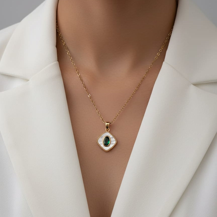 Women Green Stone Mother Of Pearl Necklace (Anti Tarnish)