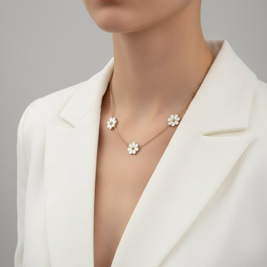 Women White Flower Charm Necklace (Anti Tarnish)