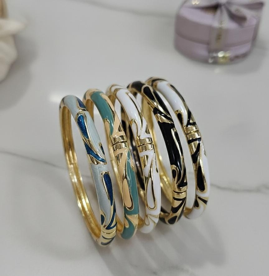 Women Elegant Thin Enamel Kada Bracelet