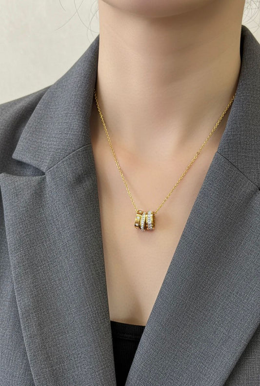 Women Three Eternity Ring Necklace(Anti-Tarnish)