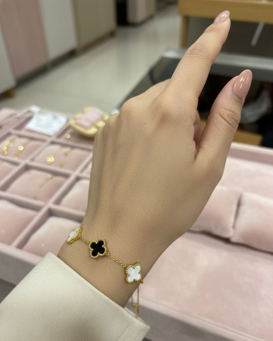 Black And White Clover Chain Bracelet - Anti Tarnish - Nimé By Shop Trendys