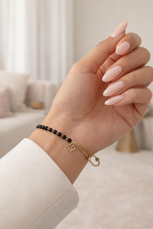 Golden Black Beads Clover Chain Bracelet - Anti Tarnish - Nimé By Shop Trendys