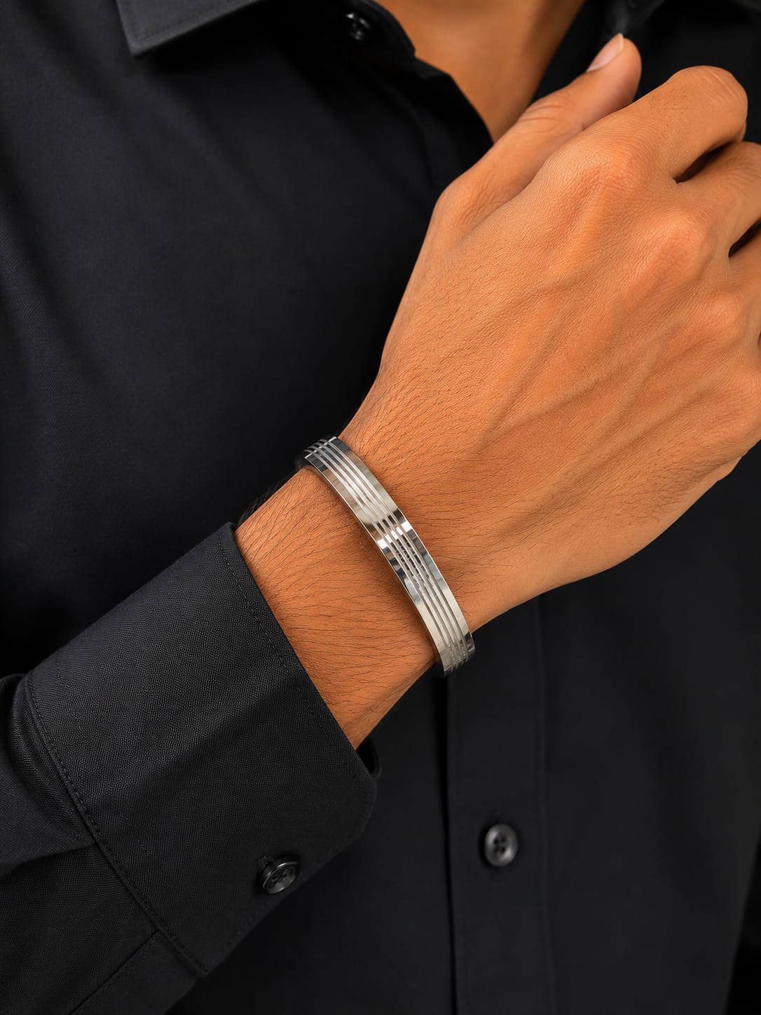 Men Silver Striped Kada Bracelet (Anti Tarnish) - Nimé By Shop Trendys