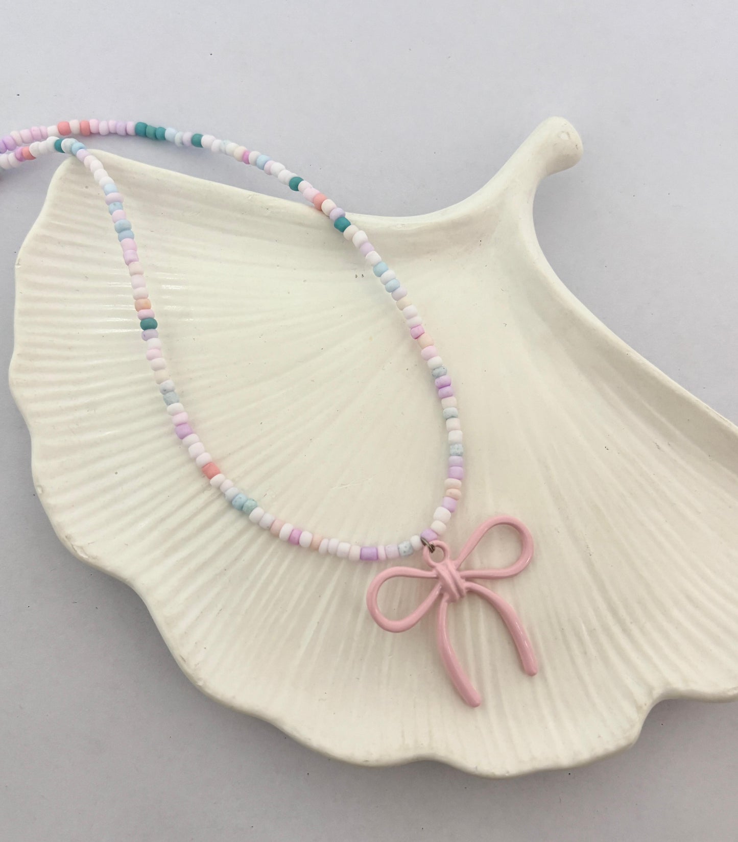 Pretty Bow Beaded Women Necklace