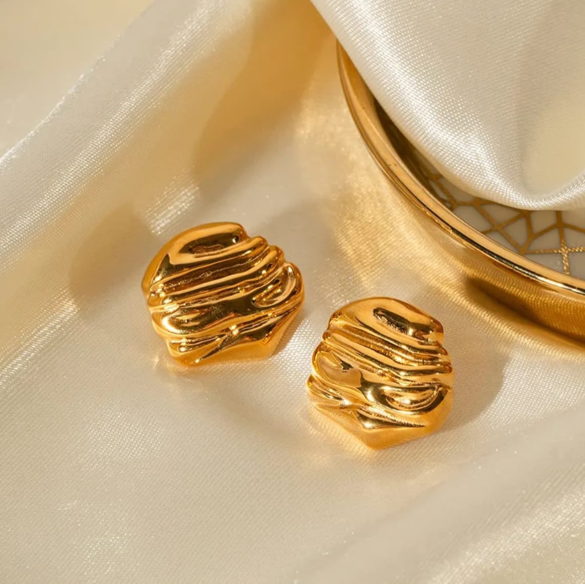 Irregular Wave Studs Earrings