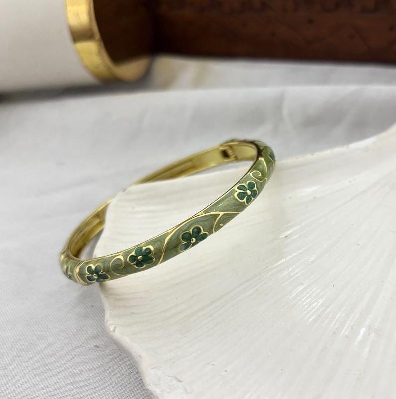 Women Anti Tarnish Enamel Floral Openable Kada Bracelet