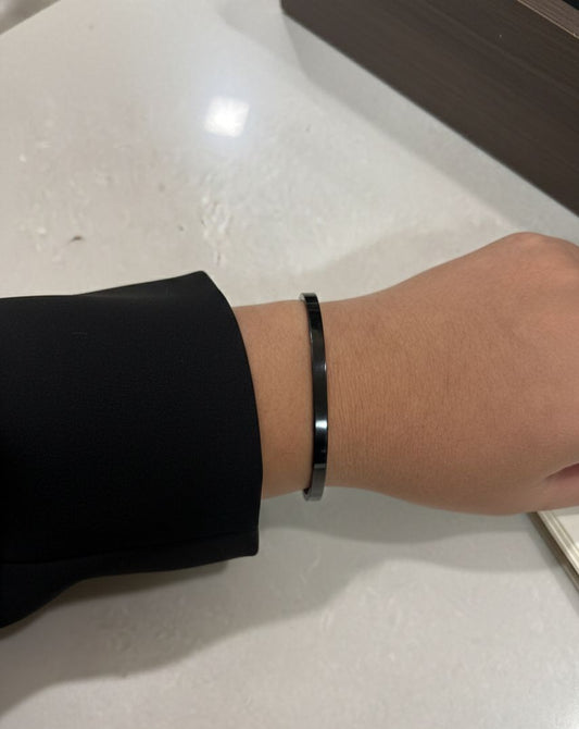 Women Black Plain Square Kada Bracelet (Anti Tarnish)